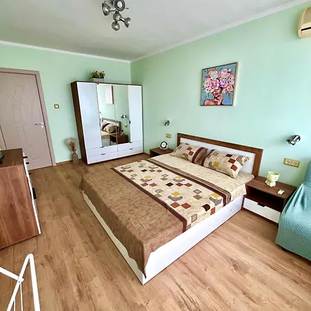 Panoramaview Lazur Apartment *